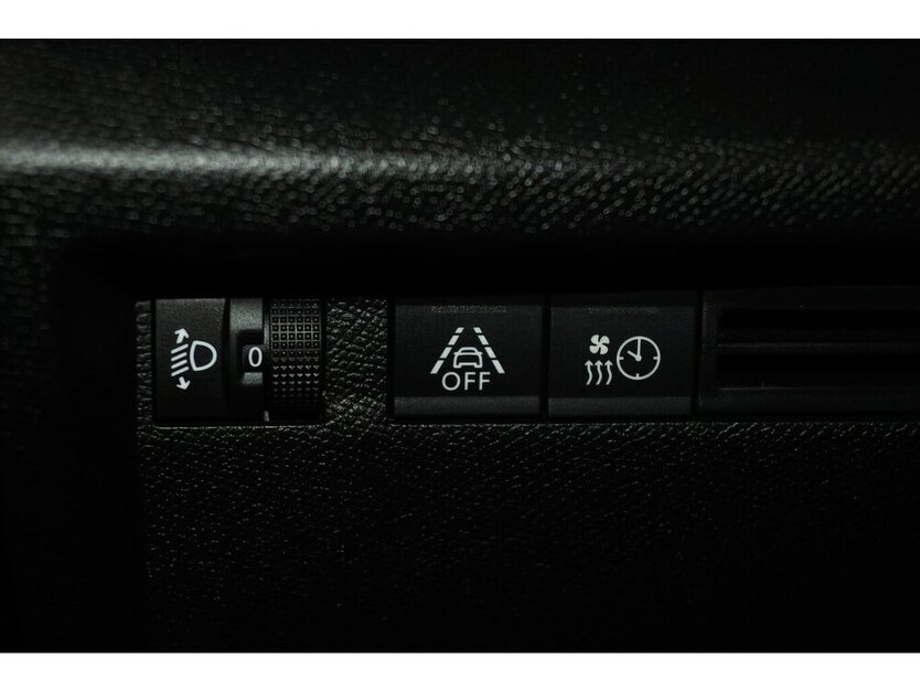 e-C4 136 Feel 50KWh CARPLAY Batteriezertifikat
