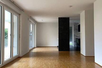 Neuwertige 3 Zi. ETW mit großer Gartenterrasse! 3 zimmer