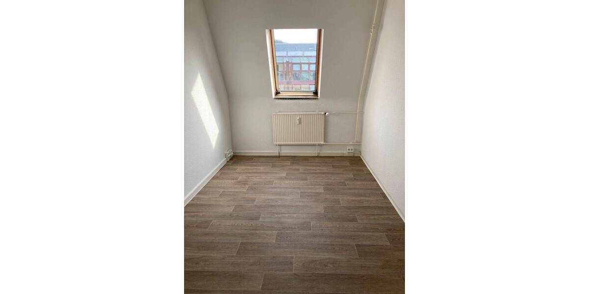 Etagenwohnung Gera Innenstadt - 4 Zimmer, 76 m&sup2;, 425&euro; | Angebot:26916693