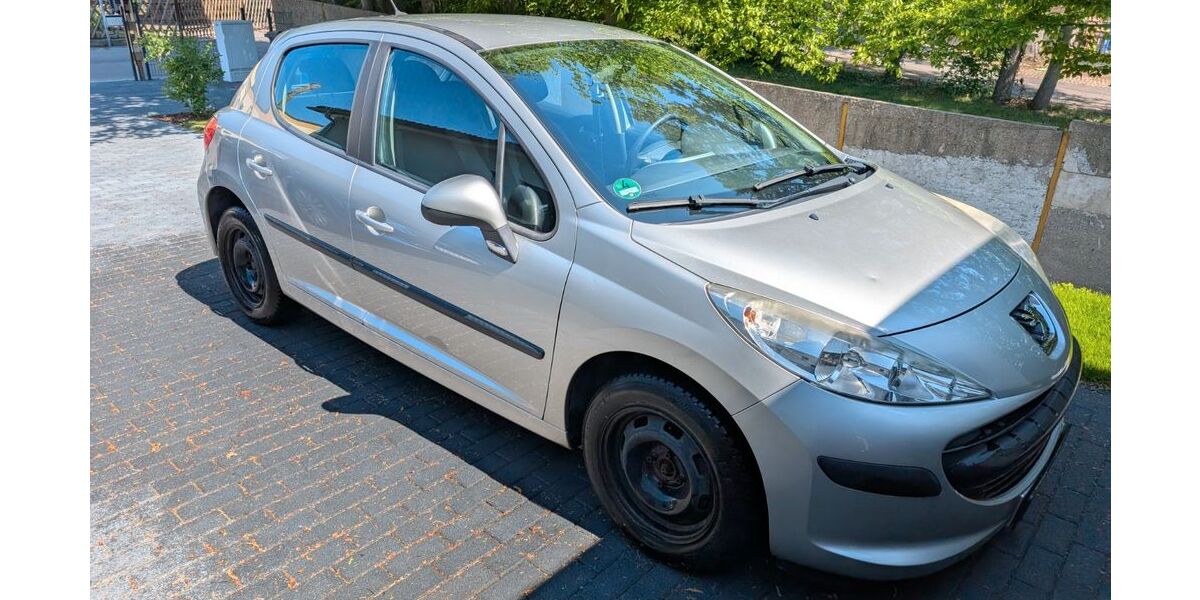 Peugeot 207 161.000 km 2.700 € Meerane 08393