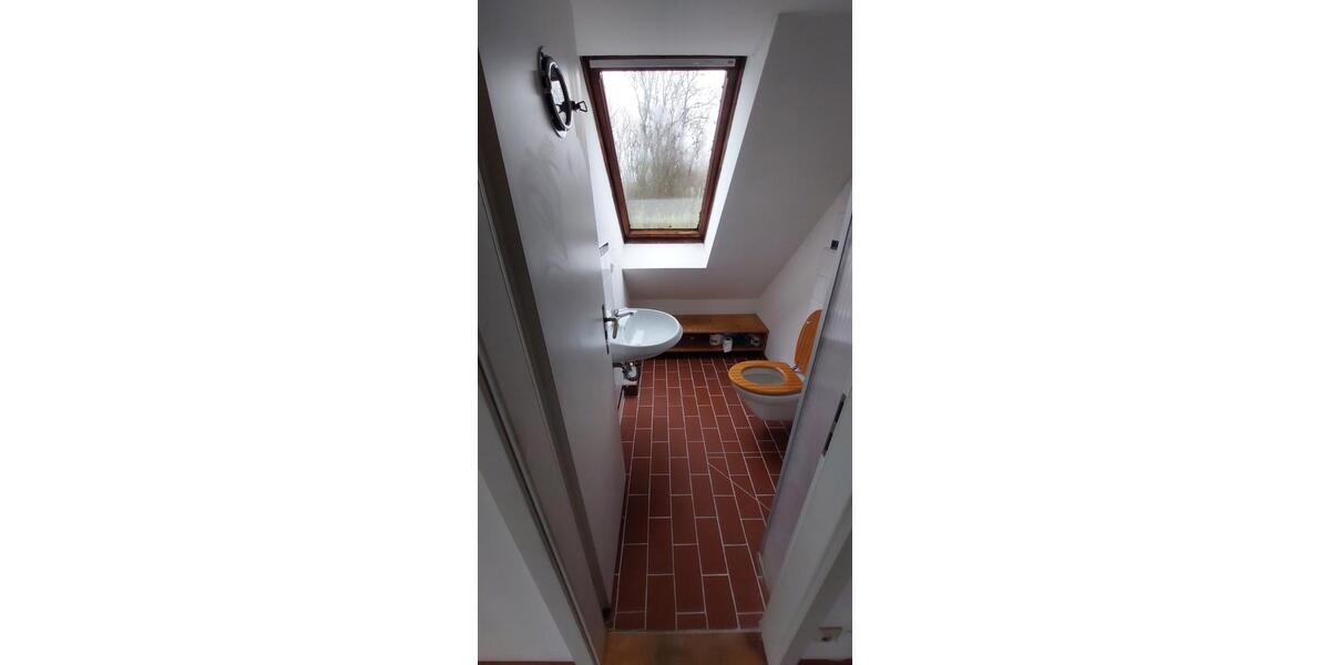 Schöne Studiowohnung unterm Dach, 55 qm 2 zimmer