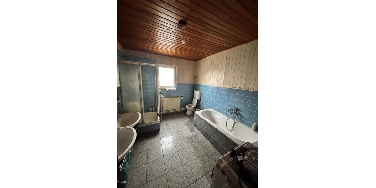 Provisionsfrei* Attraktives Investitionsobjekt im Herzen von Wirges - Mehrfamilienhaus mit Potenzial (Preis nicht verhandelbar) - Mehrfamilienhaus, Wohnhaus Wirges | Angebot:19508927
