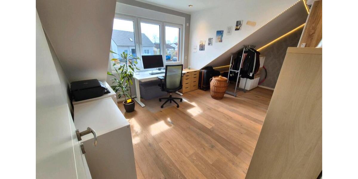 Dachgeschoßwohnung Reinheim - 4 Zimmer, 93 m&sup2;, 1.250&euro; | Angebot:26254498