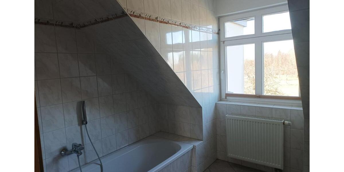 Dachgeschoßwohnung Teterow - 3 Zimmer, 80 m&sup2;, 438&euro; | Angebot:25343209