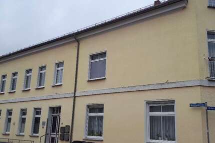 Wohnung Eisenhüttenstadt - 6 Zimmer, 144 m&sup2;, 120.000&euro; | Angebot:13773347