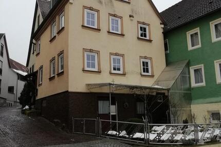 Haus Weikersheim - 5 Zimmer, 105 m&sup2;, 740&euro; | Angebot:24803010