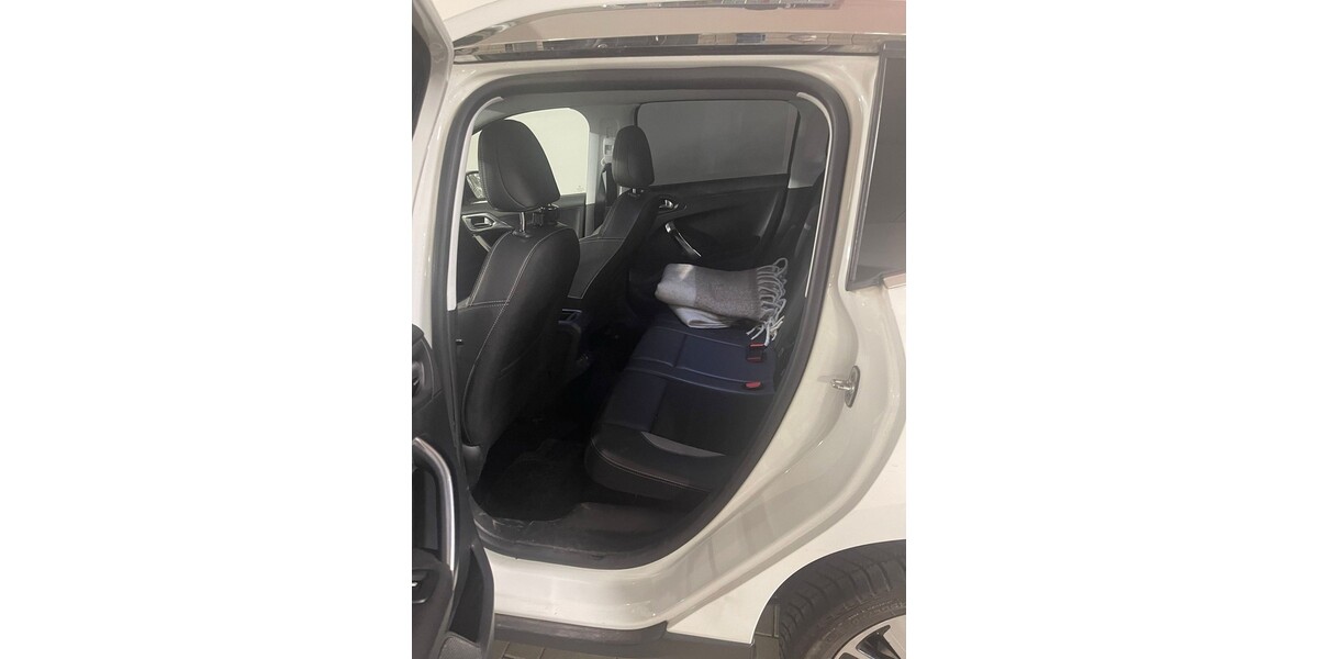 Peugeot 2008 70.400 km 12.200 &euro; Mannheim 68159