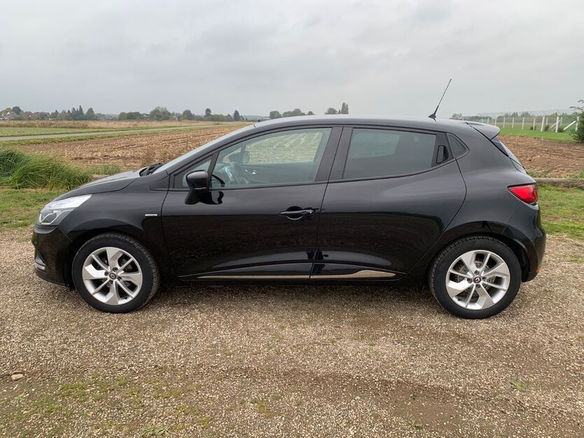 Renault Clio 88.000 km 11.999 € Wesel 46487
