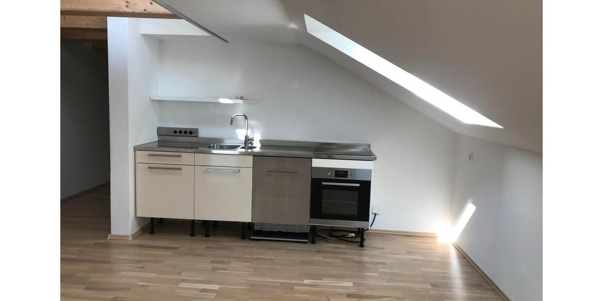 Dachgeschoßwohnung Neutraubling - 3 Zimmer, 85 m&sup2;, 420.000&euro; | Angebot:25841233