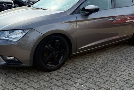 Seat Leon 312.565 km 5.799 &euro; Hanau 63452