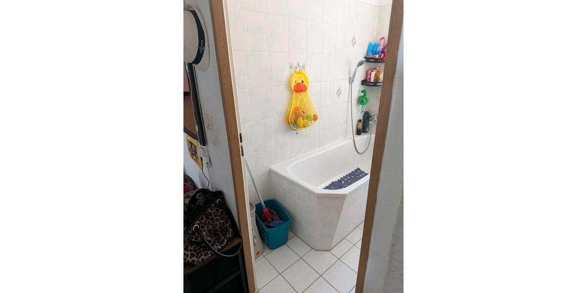 Etagenwohnung Eisenhüttenstadt - 4 Zimmer, 70 m&sup2;, 661&euro; | Angebot:26208801