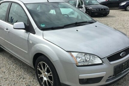 Ford Focus Klima, AHK.,Tüv Neu! 198.000 km 2.250 &euro; Himmelkron 95502