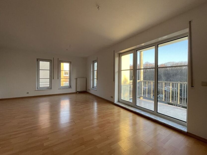 Single-Traum-Wohnung als Anlage mit Potential - Küche und Bad mit Fenster, Balkon sowie Stellplatz!