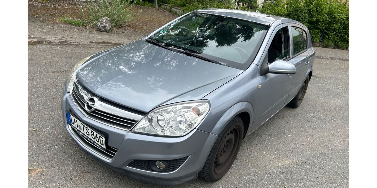 Opel Astra 125.500 km 1.500 &euro; Elz 65604
