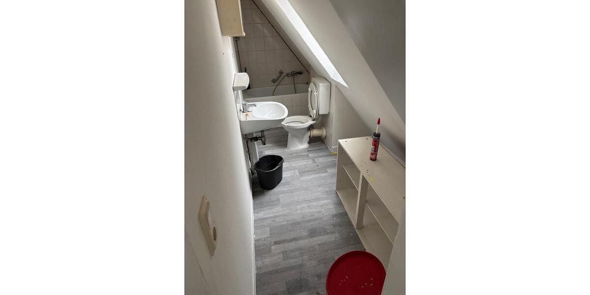 Dachgeschoßwohnung Wettenberg - 5 Zimmer, 45 m&sup2;, 700&euro; | Angebot:25146733