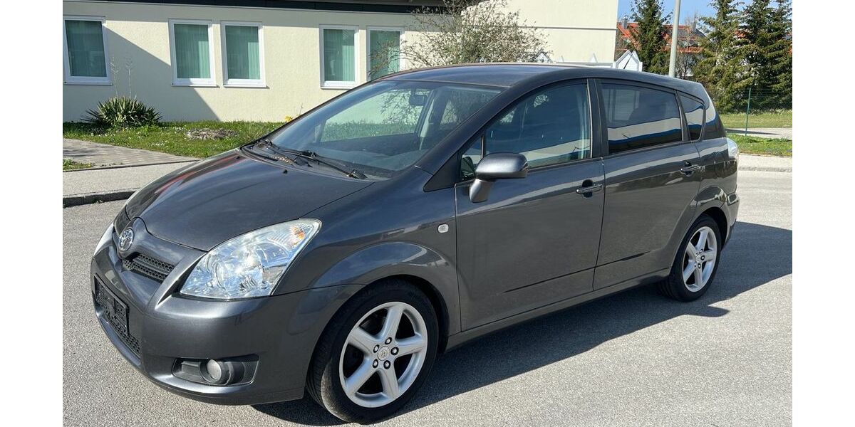 Toyota Corolla Verso 207.000 km 4.990 &euro; München 81479