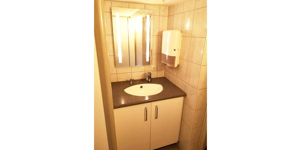 Einfamilienhaus Lollar - 9 Zimmer, 220 m&sup2;, 530.000&euro; | Angebot:26786583