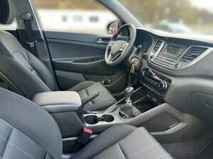 Hyundai TUCSON blue Classic 2WD 1.6 Alarm Tel.-Vorb. Berga 108.413 km 11.450 &euro; Bad Wünnenberg 33181