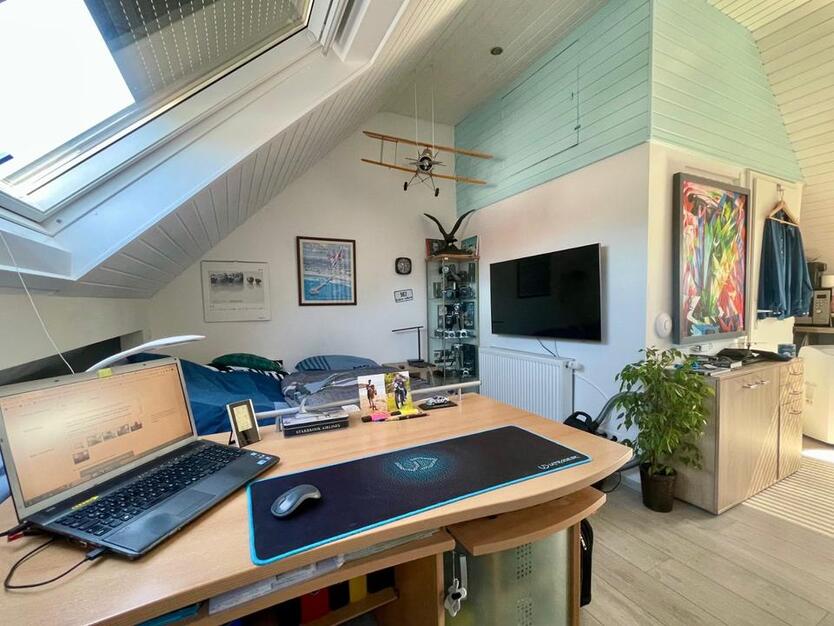 Stilvoll sanierte 1,5 Zimmer-Dachgeschoßwohnung Klima Stuttgart