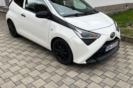 Toyota Aygo (X) 70.000 km 8.800 &euro; Heidenheim 89522