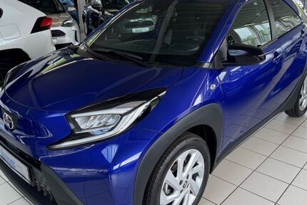 Toyota Aygo (X) 17.972 km 14.890 &euro; Paderborn 33104