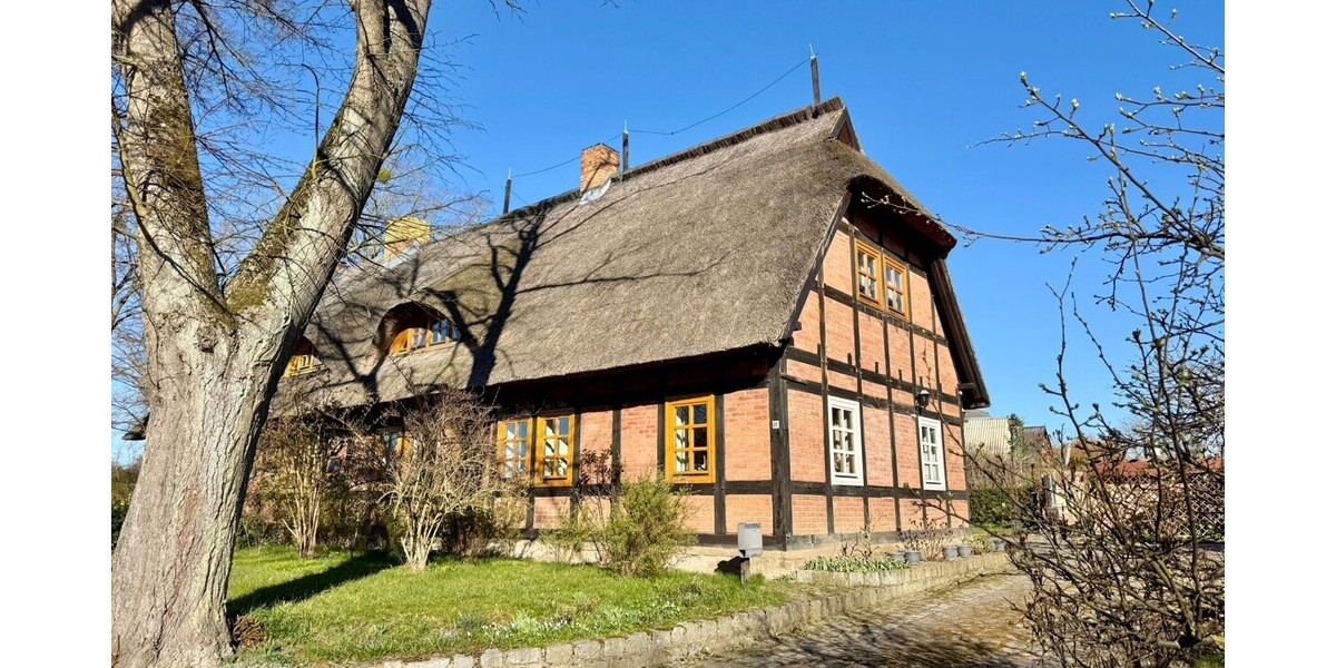 HORN IMMOBILIEN ++ tolles Reetdach-Fachwerkhaus in Alt Rehse bei Neubrandenburg, Denkmalschutz - Einfamilienhaus Alt Rehse Alt Rehse | Angebot:26225814