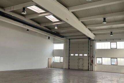 Halle, Lagerhalle, Produktionshalle, Industriehalle von Privat zimmer