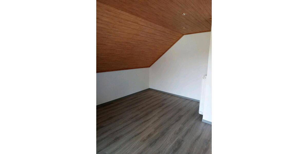 Dachgeschoßwohnung Apen - 3 Zimmer, 70 m&sup2;, 850&euro; | Angebot:25380283