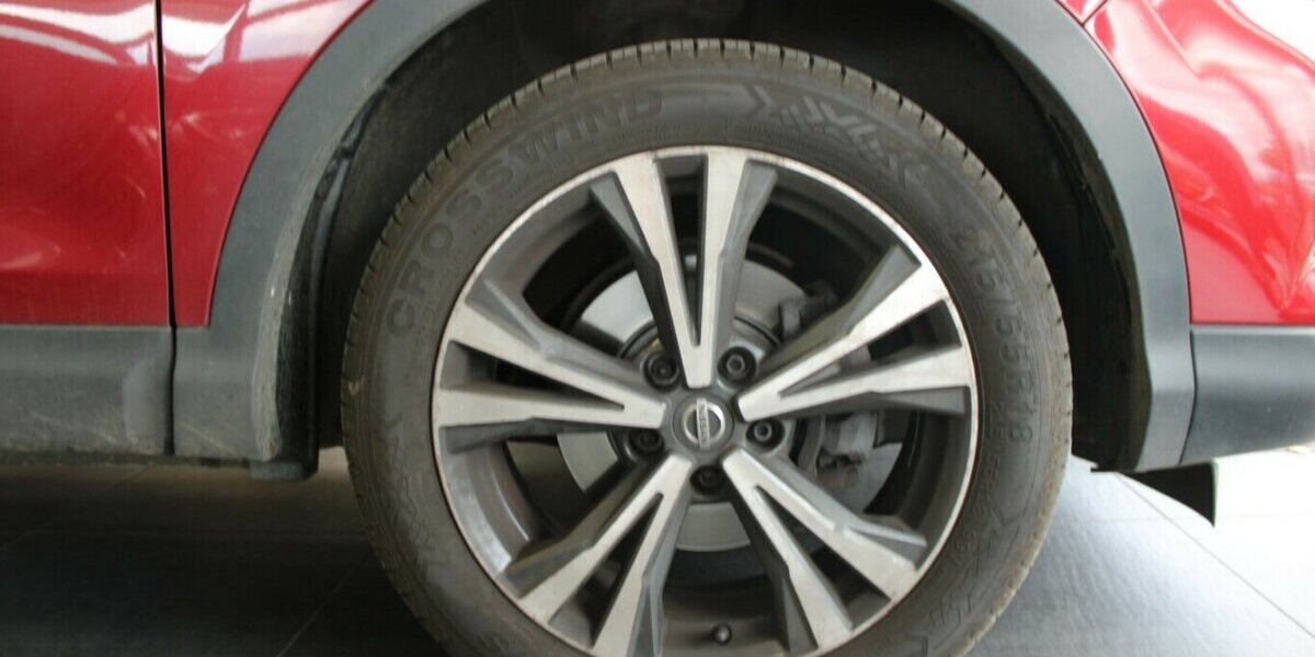 Nissan Qashqai 1.2 DIC-T N-Connecta - Panorama - 99.853 km 11.980 &euro; Euskirchen 53881