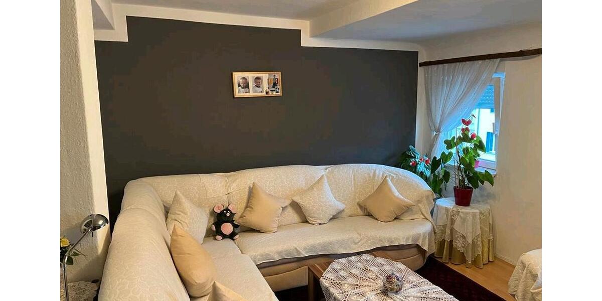Etagenwohnung Zirndorf - 6 Zimmer, 145 m&sup2;, 270.000&euro; | Angebot:27077343