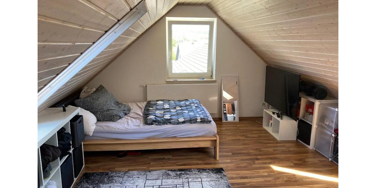 Dachgeschoßwohnung Memmelsdorf - 3 Zimmer, 82 m&sup2;, 800&euro; | Angebot:26351914