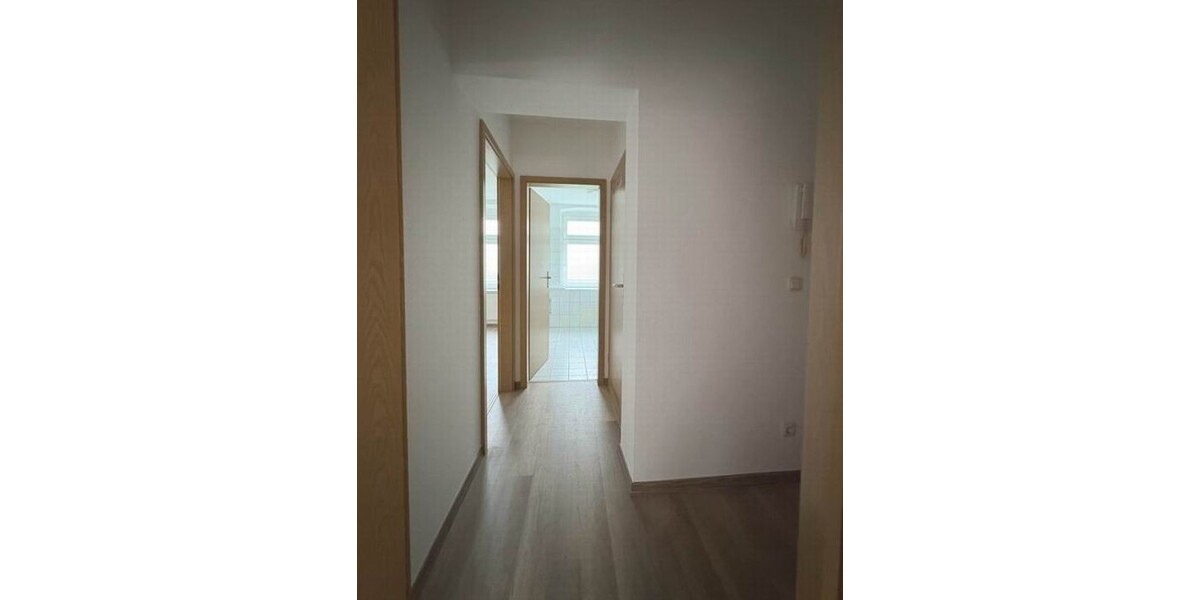 2-Zimmer Hochparterre Wohnung gut geschnitten - Mehrfamilienhaus, Wohnhaus Zwickau Neuplanitz | Angebot:25893055