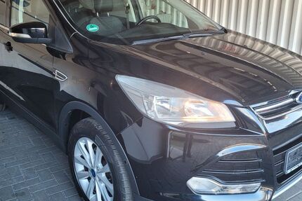 Ford Kuga 132.308 km 7.950 &euro; Berlin 12277