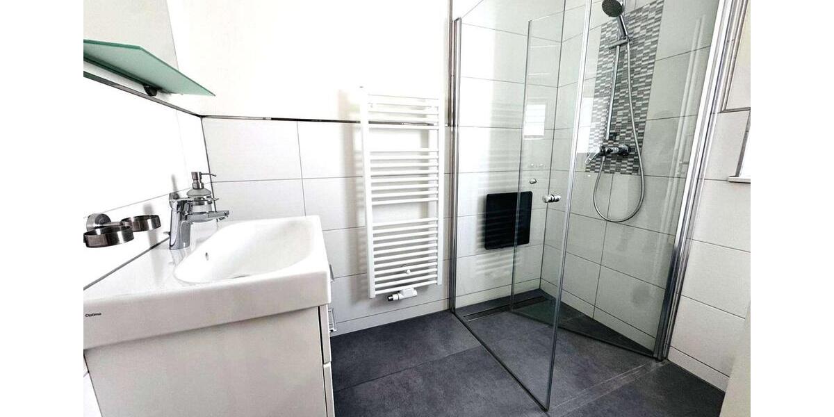 Mehrfamilienhaus, Wohnhaus Rheda-Wiedenbrück Wiedenbrück - 8 Zimmer, 212 m&sup2;, 2.300&euro; | Angebot:26266275