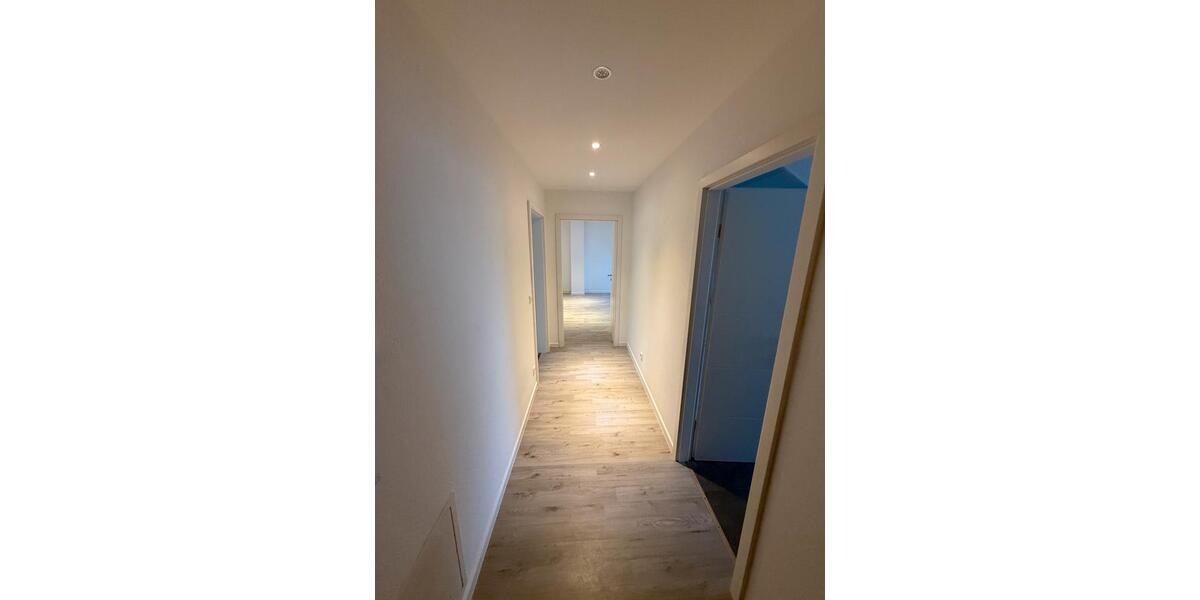 Dachgeschoßwohnung Augsburg Haunstetten-Siebenbrunn - 3 Zimmer, 67 m&sup2;, 1.300&euro; | Angebot:24847294
