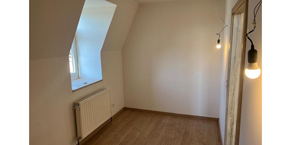 Dachgeschoßwohnung Plattling - 3 Zimmer, 72 m&sup2;, 700&euro; | Angebot:26448826