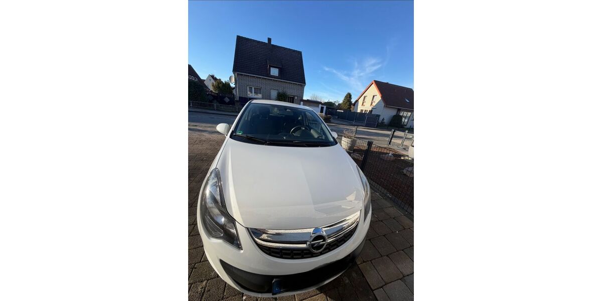 Opel Corsa 175.000 km 2.500 &euro; Lage 32791