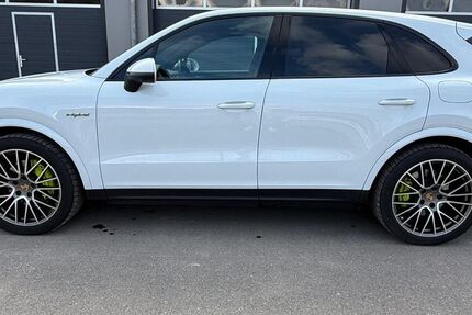 Porsche Cayenne 68.000 km 73.900 € Ulm 89075