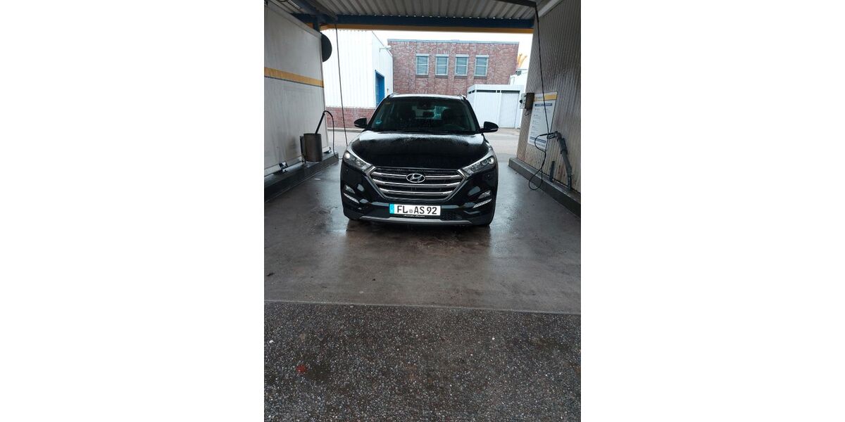Hyundai TUCSON 165.500 km 15.550 &euro; Flensburg 24941
