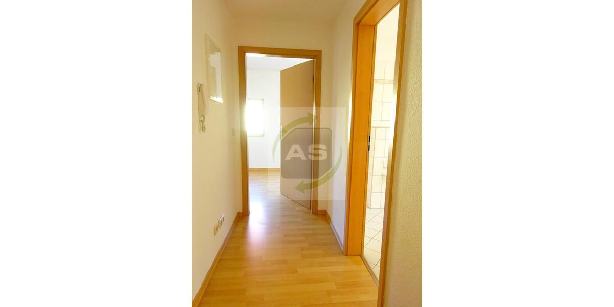 Dachgeschoßwohnung Zwickau - 1 Zimmer, 38 m&sup2;, 200&euro; | Angebot:25267482