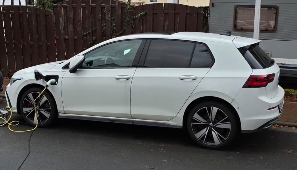 VW Golf 57.000 km 22.000 &euro; Hünfelden 65549
