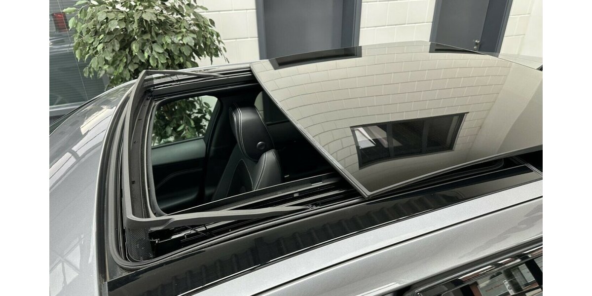 Jaguar F-Pace 3,0 D AWD R-Sport +AHK+Panorama+Navi+Kamera 92.200 km 28.990 &euro; Jaderberg 26349