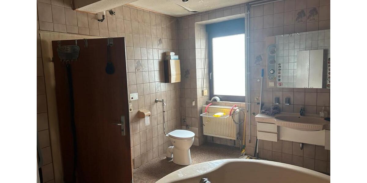 Einfamilienhaus Kusel - 11 Zimmer, 225 m&sup2;, 160.000&euro; | Angebot:26413367
