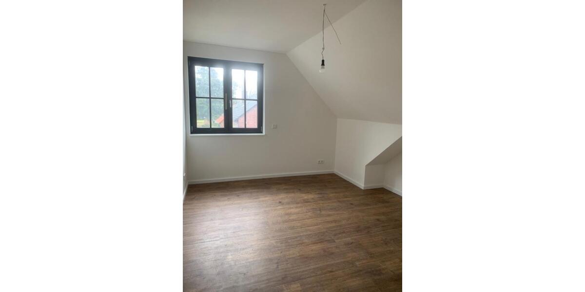 Dachgeschoßwohnung Bendestorf - 4 Zimmer, 119 m&sup2;, 1.600&euro; | Angebot:25273290