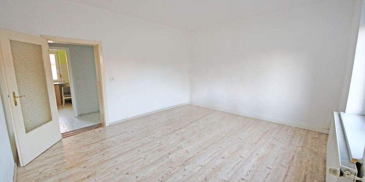 großes Reihenmittelhaus in BTF-Wolfen OT Greppin - auch für 2 Generationen geeignet 1 zimmer