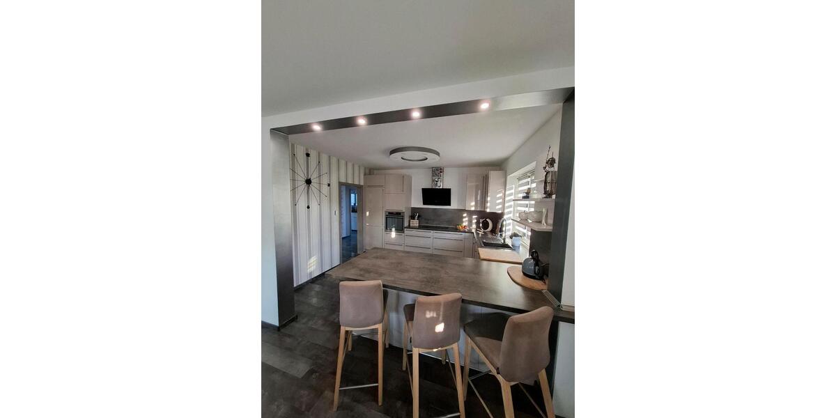 Einfamilienhaus Büdelsdorf - 4 Zimmer, 130 m&sup2;, 1.680&euro; | Angebot:26382507