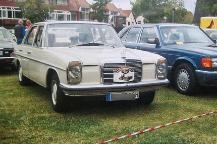 Mercedes-Benz 200 129.000 km 17.900 € Essingen 76879