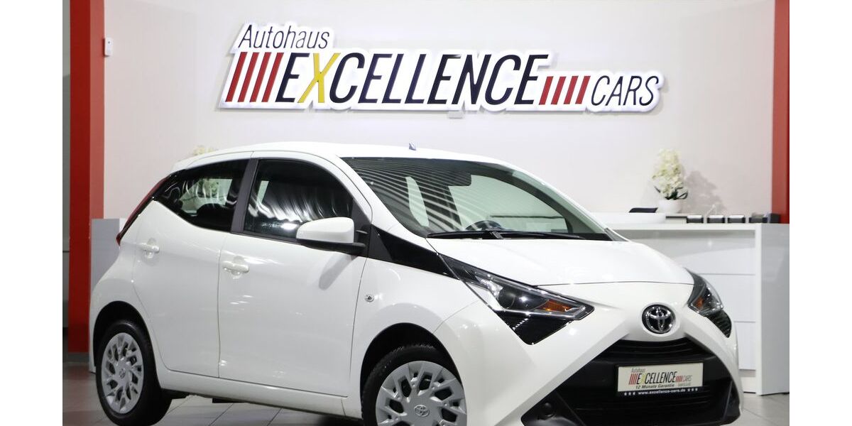 Toyota Aygo (X) 77.000 km 9.444 &euro; Hamm 59077