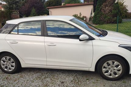 Hyundai i20 106.000 km 6.400 &euro; Coswig 01640