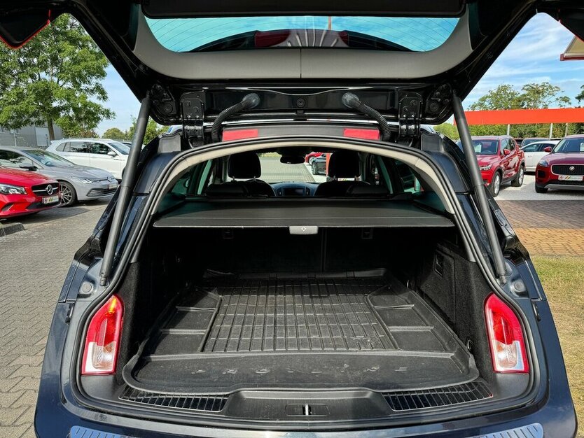 Insignia 2.0 Sportstourer /Xenon/Navi/19´´ Alu